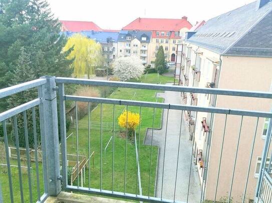 !! 3-Zimmer-Dachgeschosswohnung mit Balkon in ruhiger Nebenstraße !!
