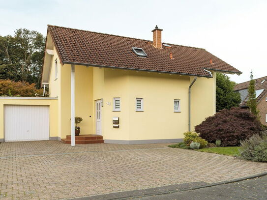 Freistehendes, massives Einfamilienhaus in einer beschaulichen Stichstraße ohne Durchgangsverkehr