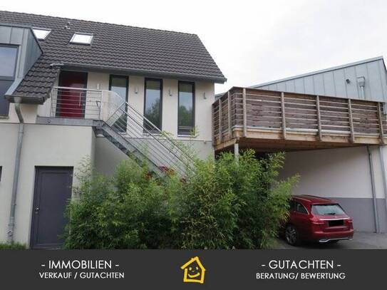 Exklusive 2-Zi. Maisonette-Wohnung, Innenstadtnah mit ca. 65 m² inkl. EBK und Carport