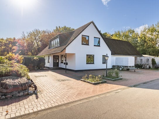 Schönes Zweifamilienhaus in idyllischer Lage