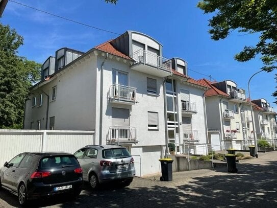 Schöne DG-Wohnung mit Balkon in Saarlouis-Fraulautern