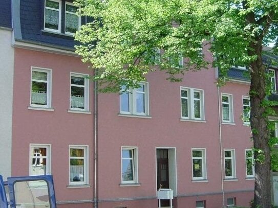 Geräumige 2-Zi.-Wohnung in gepflegtem 6-Familienhaus