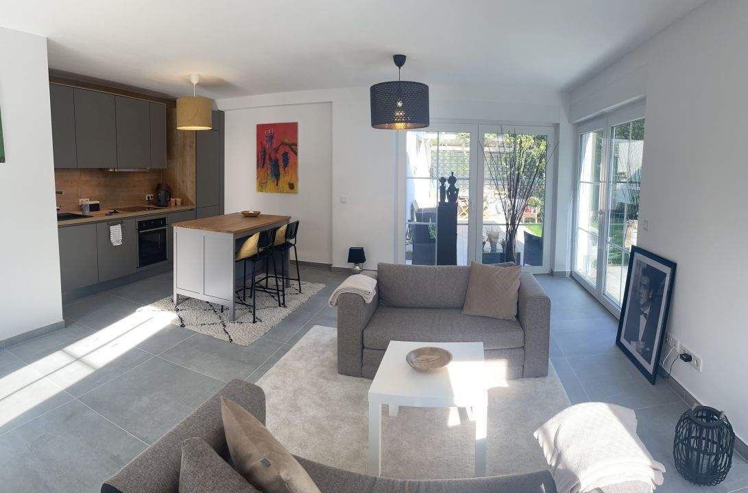 Rechtsrheinisch wohnen - Modern mit Stil