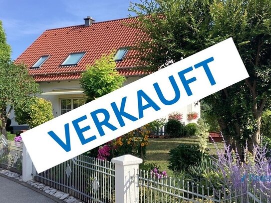 Einfamilienhaus mit Doppelgarage in Kastl - zeitgemäß und sehr gut gepflegt -