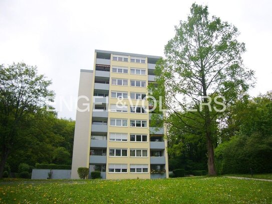 Gut geschnittenes Zwei-Raum-Apartment mit Balkon . WG-tauglich und verfügbar