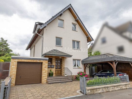 **Ein Haus mit Charme** und mit wunderschönem Garten in attraktiver Lage von Bergisch Gladbach