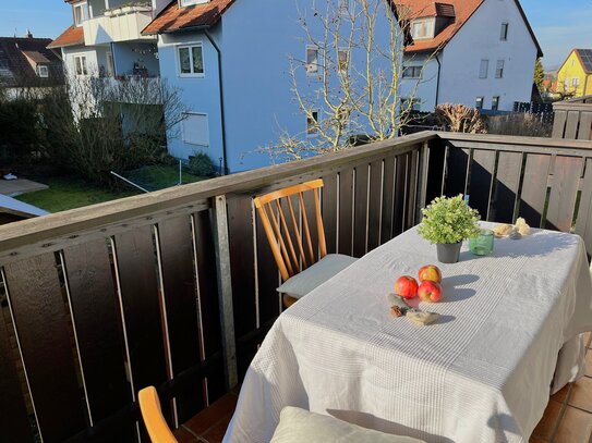 Solide, hochwertige und lichtdurchflutete Wohnung im 1. OG mit Balkon, Wanne und Dusche