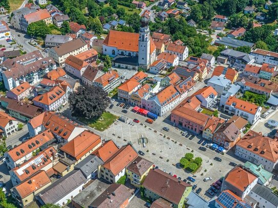 WOHNEN IM FREIZEIT- UND WELLNESSPARADIES Bad Griesbach: zwei Neubau-Wohnungen mit 3 bzw. 4 Zimmern