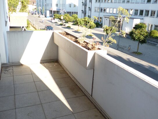 Gut geschnittene, 2-Zi.-Whg. mit Balkon zu vermieten!