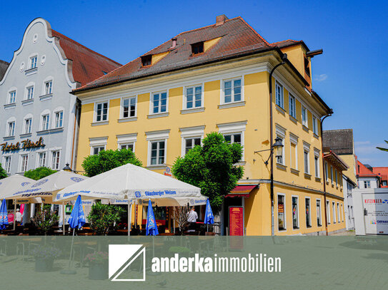 TOP gelegene, große Büroeinheit mit Dachterrasse mitten auf dem Günzburger Marktplatz zu vermieten!