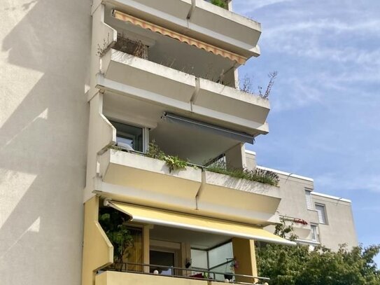 Freier unverbaubarer Blick auf die Felder! Attraktive 3 Zimmer-Wohnung in exponierter Lage!