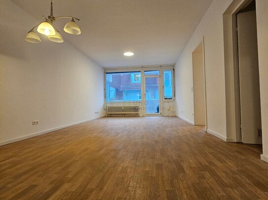 Helle 3- Zi.- Wohnung mit Balkon und Stpl. im Herzen von Lauffen am Neckar