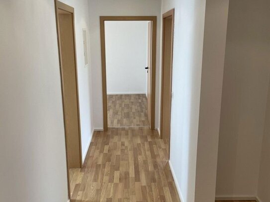 renovierte 4 Zimmer Wohnung mit Balkon