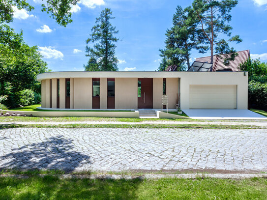 Einzigartiges energieffizientes Architektenhaus in Bungalow-Bauweise unweit der Berliner Stadtgrenze