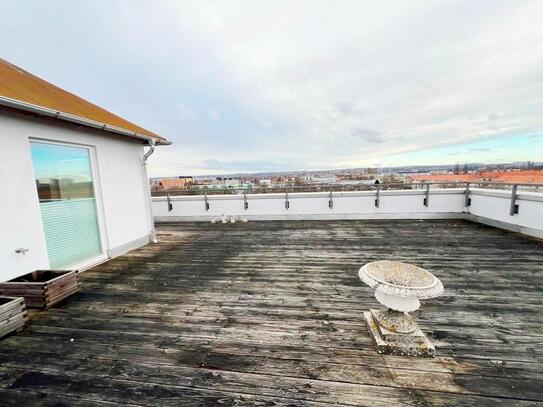 NEUWERTIGES PENTHOUSE MIT RIESIGER DACHTERRASSE