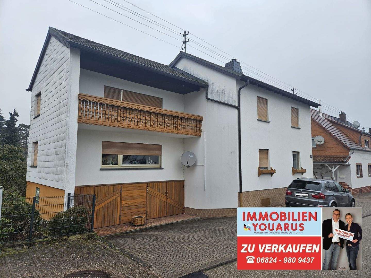 Immobilie in Ottweiler - Freistehendes und geräumiges Zweifamilienhaus mit Balkon, Garten, Garagen in Ottweiler - Bild 0