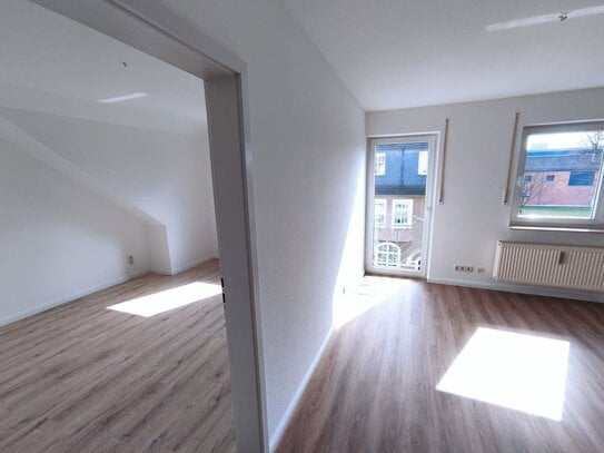 Schöne 45 m² 2-Raum-Wohnung - Tageslichtbad - EBK - Stellplatz