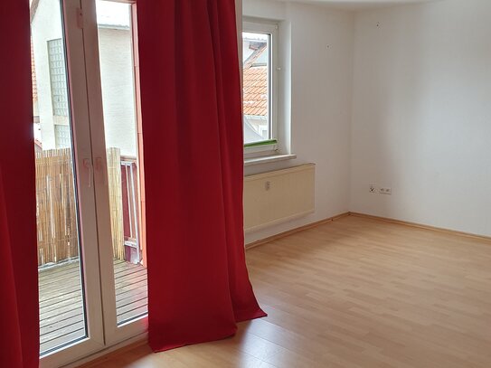 Helle 3-Zimmer-Wohnung mit Balkon in Elliehausen