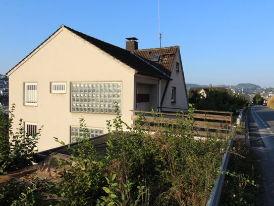 Ihr neues Zuhause: Stilvolles Einfamilienhaus mit traumhaftem Weitblick über Meschede