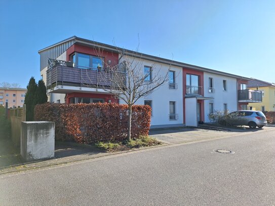 3-Zimmer-Erdgeschoss-ETW mit Terrasse und Stellplatz am Rande der Obstbausiedlung