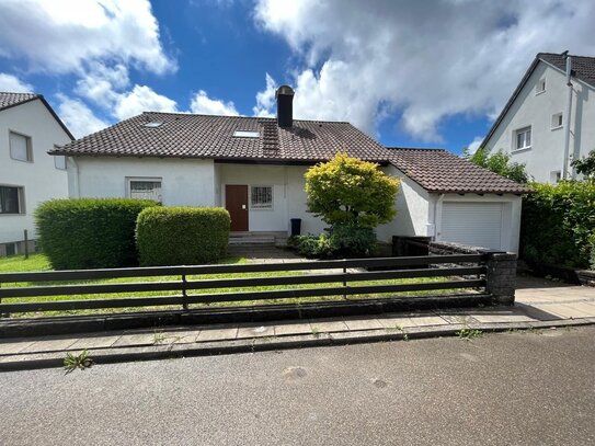 Großzügiges 2-Familienhaus in toller Randlage mit großem Garten in Aichwald-Aichschieß