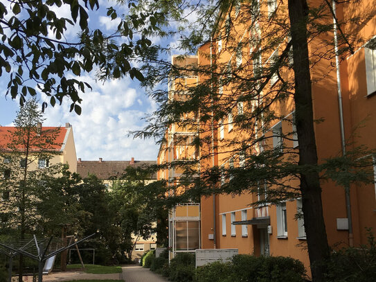 Helle 1-Zimmer-Wohnung im 2. OG mit Balkon in St. Johannis, Nürnberg!