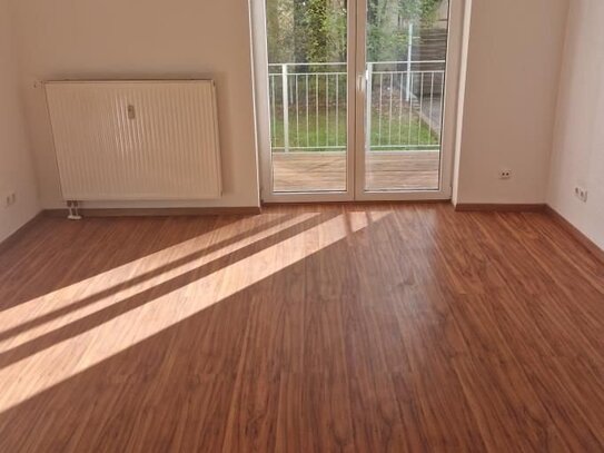 Ihre neue 2-Zimmerwohnung mit Balkon und modernen Laminat in Döbeln!