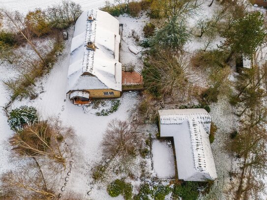 Anwesen unter Reet zwischen Ostsee und Schlei