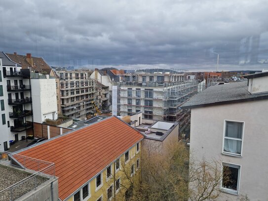 Gebrauchstüchtige Büro-/Praxisfläche in sehr gepflegtem Bürohaus mit PKW-Stellplatz im Gebäude