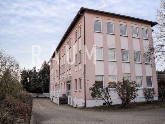 Gepflegtes 1-Zimmer Appartement im Dachgeschoss mit Küche