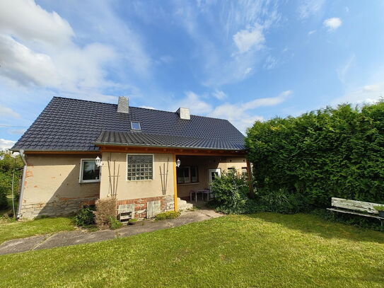 Wohnen auf dem Land mit großem Garten und hervorragender Anbindung