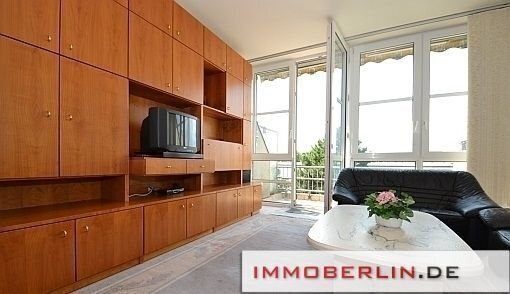 IMMOBERLIN.DE - Sympathische Wohnung mit ruhiger Westterrasse + Pkw-Stellplatz