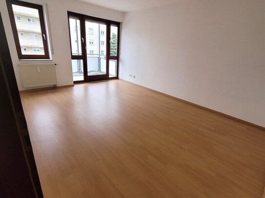 Tolle 2-Zi.-Wohnung m.EBK, kl.Balkon, TG-Stellplattz, LÖ-Stetten