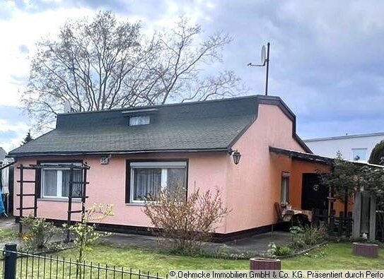 Altglienicke - am Wissenschaftsstandort Adlershof in gesuchter Wohnlage, EFH im Bungalowstil