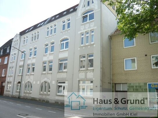 Helle 4-Zimmer Wohnung in der Wasbeker Straße 77, in Neumünster zu vermietet!