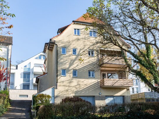 Stilvolles Haus mit kleinem Seeblick und vielen Möglichkeiten. Umbau zum 3.-Fam-Haus oder Neubau nach § 34 BauGB in tol…