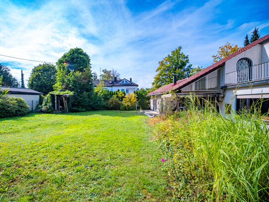 Schöne Villa mit viel Potential und großem Grundstück in bester Lage von Grünwald