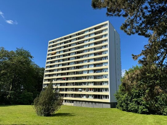 WOHNEN MIT BLICK INS GRÜNE 3 - ZIMMER WOHNUNG MIT AUFZUG UND BALKON!!