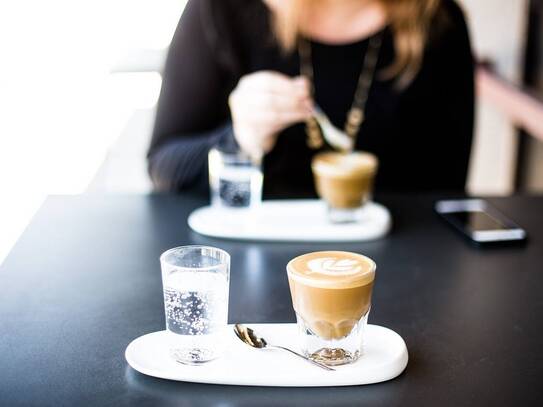 Sehr schönes Café/Bar in der Innenstadt zu vermieten!