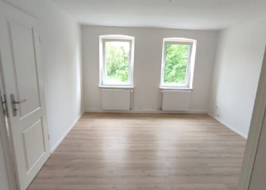 Ruhige renovierte 39 m² 2-Zimmer-Wohnung mit Tageslichtbad