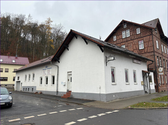 Haus mit zwei Gewerbeeinheiten in Bahnhofsnähe, langfristige Mieter