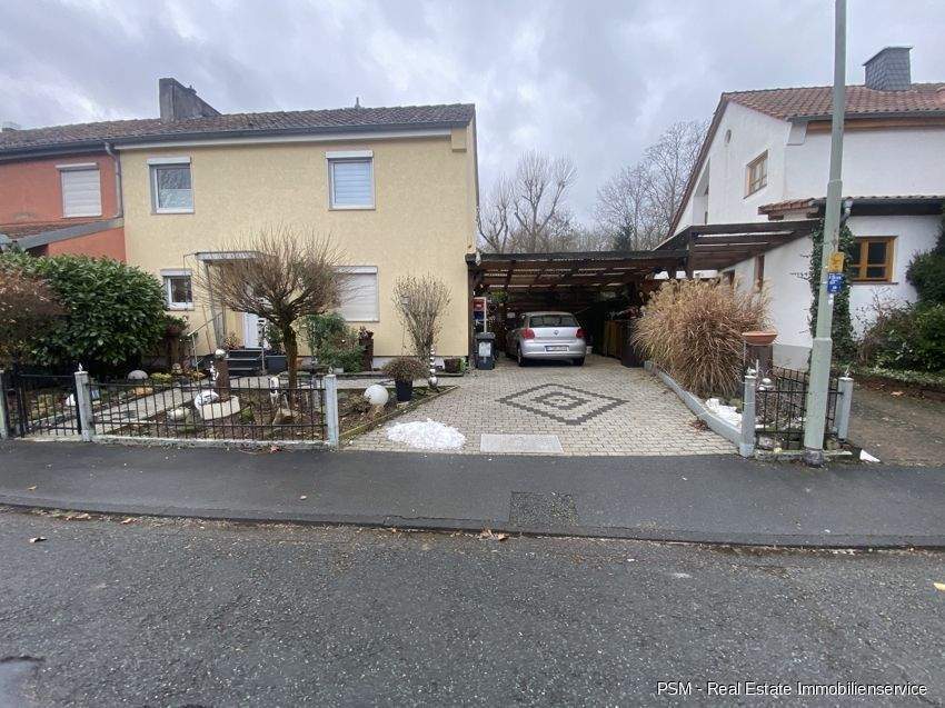 Reiheneckhaus mit Ausbaupotenzial auf 530 m² großem Grundstück