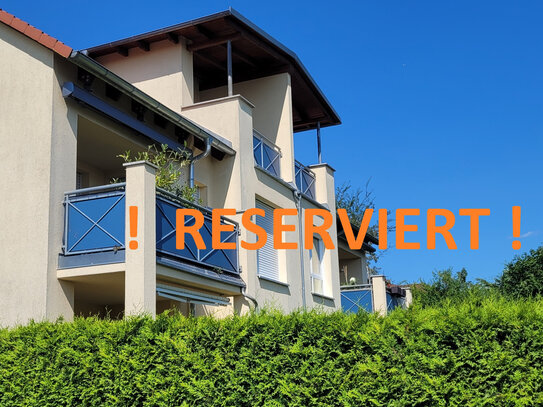 ** RESERVIERT ** 2,5 - Zimmer DG - Wohnung inklusive Süd - Balkon und Garage !