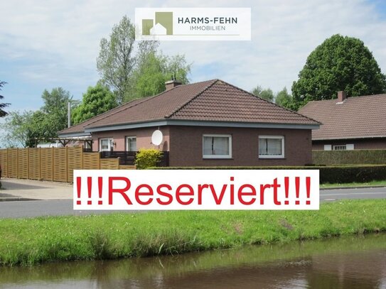 !!! Reserviert !!! *** Gut vermietetes Doppelhaus mit zwei Garagen - gepflegt, renoviert - in bevorzugter Kanallage, un…