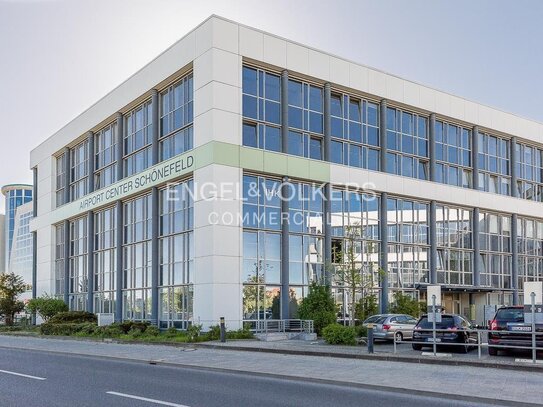 Effizientes Büro im Erdgeschoss nahe Flughafen