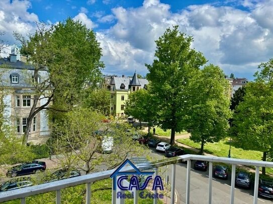 PROVISIONSFREI IM WESTEND-Süd: gepflegte 4 Zimmerwohnung mit Balkon und Blick auf den Park