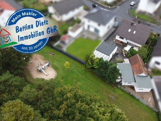 DIETZ: 3 Wohneinheiten! 1-2-Fam-Haus + Einliegerhaus im Garten - wunderschöne Waldrandlage!