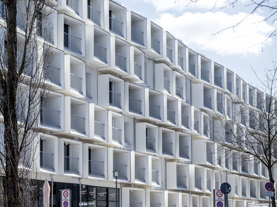 * Möbliertes Apartment mit Pantryküche und Ost-Balkon *