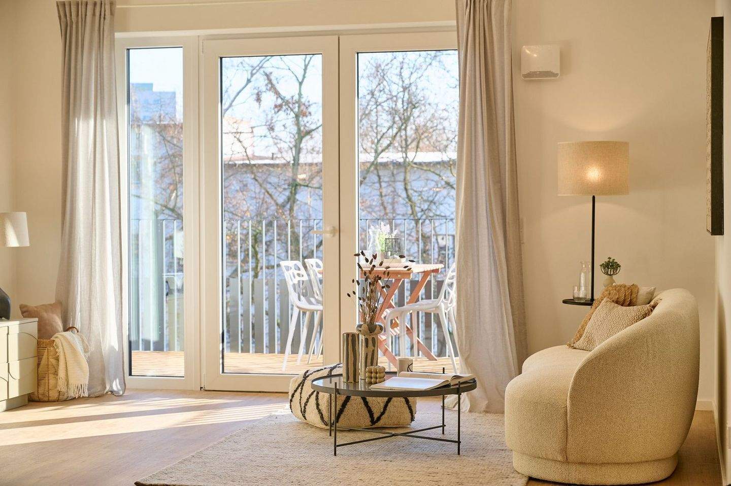 COSMO Berlin - moderner Erstbezug mit Einbauküche, Duschbad und großem Balkon ab sofort verfügbar - Photo 1