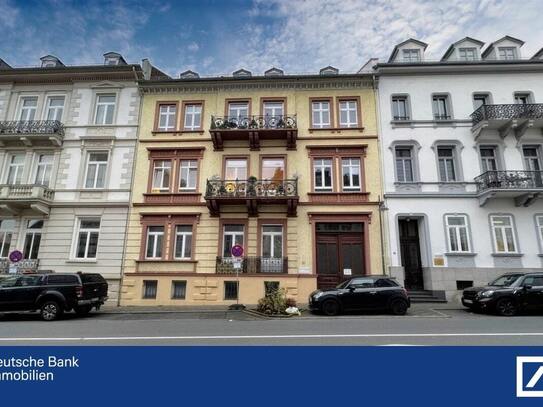 Moderne Dachgeschosswohnung in historischem Kulturdenkmal mit Dachterrasse